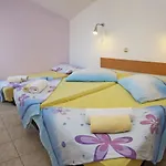 & Petra 3* Žaborić