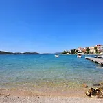& Petra 3* Žaborić