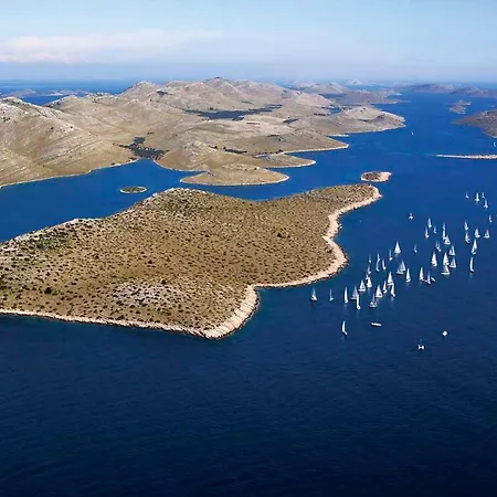 Gostinjska kuća & Petra 3*