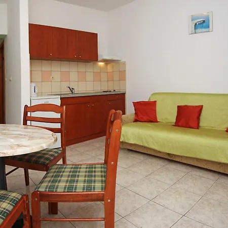 Gostinjska kuća & Petra 3*